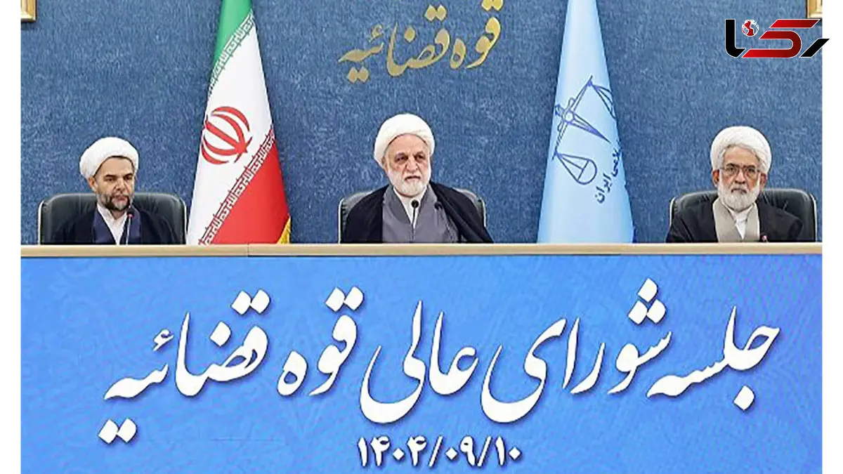 افرادی که انقلابی دوآتشه بودند اکنون مصرحات قانون اساسی را انکار می‌کنند/ همه ما کارگزاران نظام و مردم باید ملتزم به قانون اساسی باشیم