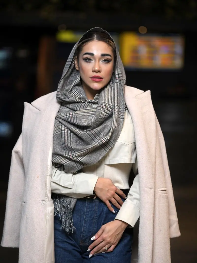 رویا وحدتی (بلاگر و بازیگر) و امین اسدی در اکران مردمی طهران۵۷