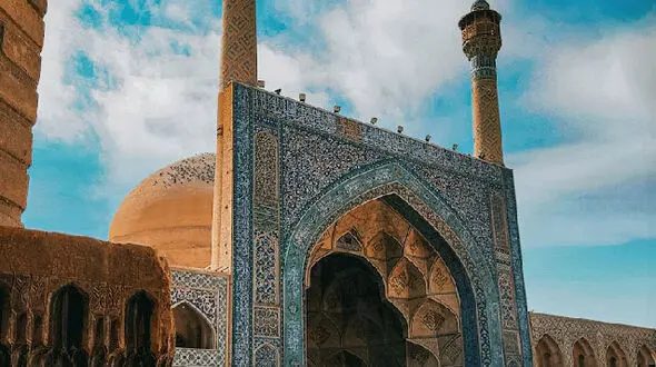 از جاده سیاهکل به دیلمان، در پاییز تا ضلغ غربی شاه نشین پل‌ خواجو