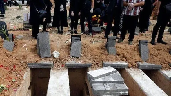 خلاقیت خنده دار مادر ایرانی برای عرض تسلیت به همسایه شاهکار کرد/هنر نزد ایرانیان است و بس!