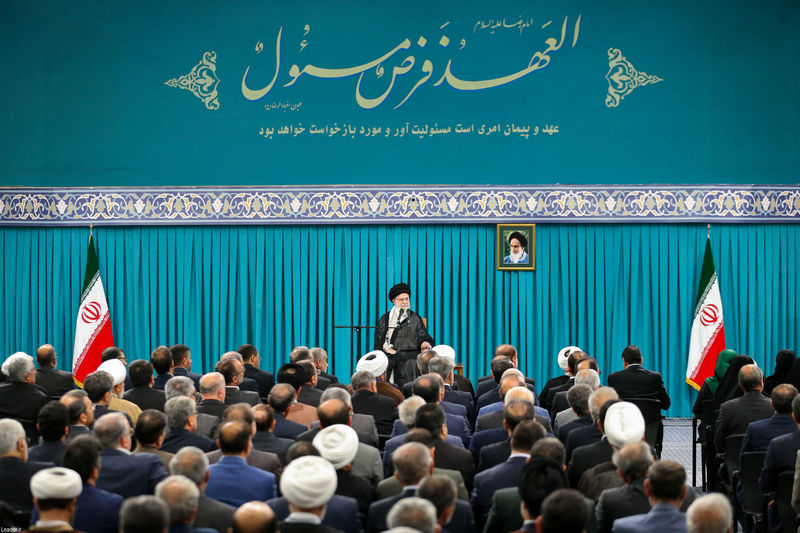دیدار نمایندگان مجلس شورای اسلامی با رهبر انقلاب حضرت آیت الله خامنه ای -چهارشنبه ۲۱ خرداد ۱۴۰۴