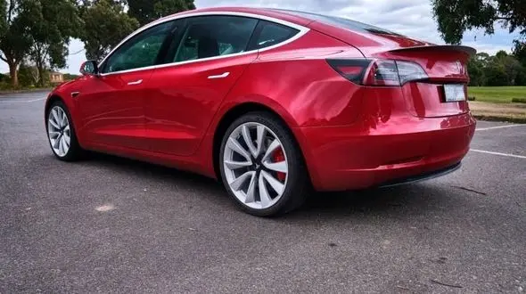 گرانقیمت ترین خودروساز جهان کدام است؟