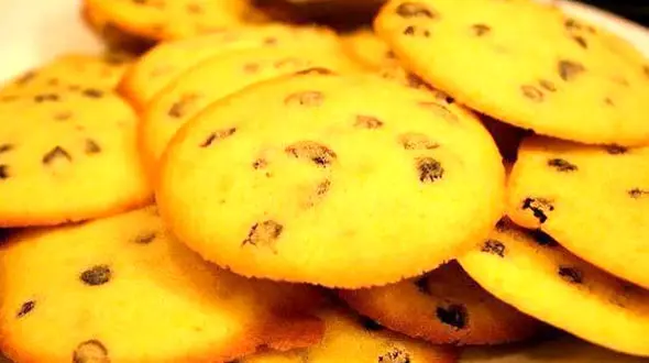 شیرینی کشمشی فوری؛ آماده در ۱۰ دقیقه + فیلم