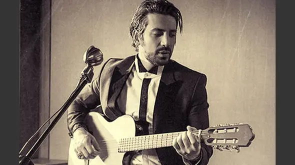 برای اولین بار امیرعباس گلاب به روی صحنه می رود