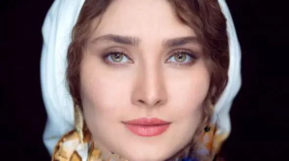 عکس ها / نگاهی به چیدمان محشر و فوق مدرن خانه شبیه کاخ ساناز سعیدی .../ از آشپزخانه حسرت برانگیز تا ....تابلوهایی که منحصر بفردند ....