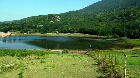 ببینید / زیبایی مجذوب کننده دریاچه ویستان + فیلم