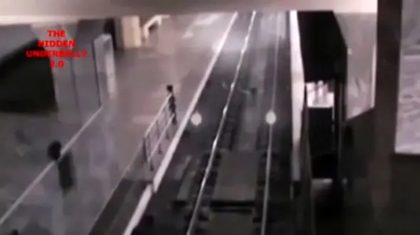 فیلمی واقعی از قطار اشباح در دوربین های ایستگاه راه آهن! + فیلم باورنکردنی