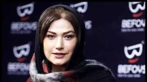 بررسی استایل و لباس‌های لادن مستوفی؛ علاقه به ساده‌پوشی و رنگ‌های شاد