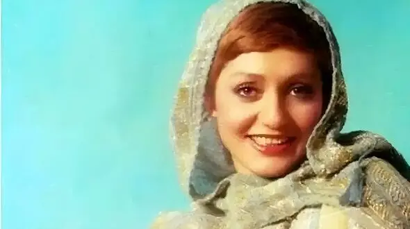  عکس| سفر در زمان؛ صابر آتشین، پدر گوگوش در جوانی و در کنار خودروی شخصی اش