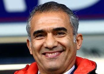 حیاط باصفا، سرسبز و دلباز احمدرضا عابدزاده دروازه بان افسانه ای تیم ملی +عکس/ آدم اینجا اصلا پیر نمیشه