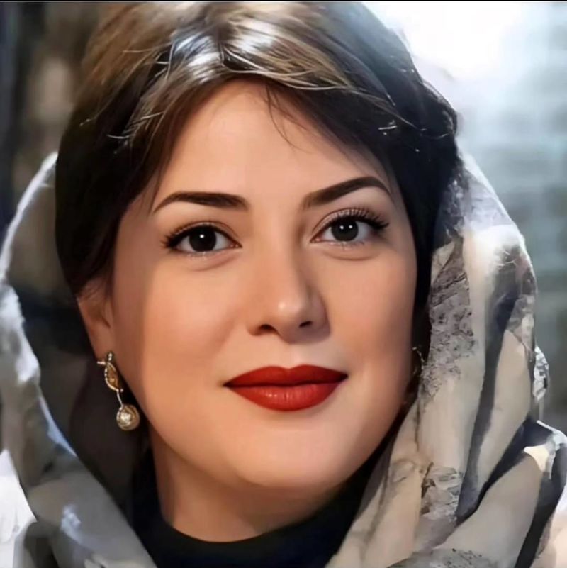 طناز طباطبایی
