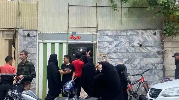 تصویری از نمای بیرونی خانه مادر رئیس جمهور شهید