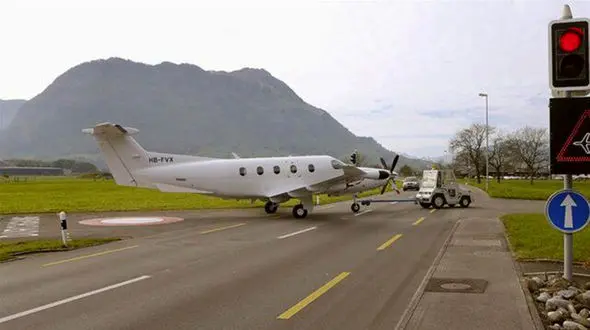 یک جت شخصی سقوط کرد/ سرنوشت 8 سرنشین چه شد؟ + عکس 