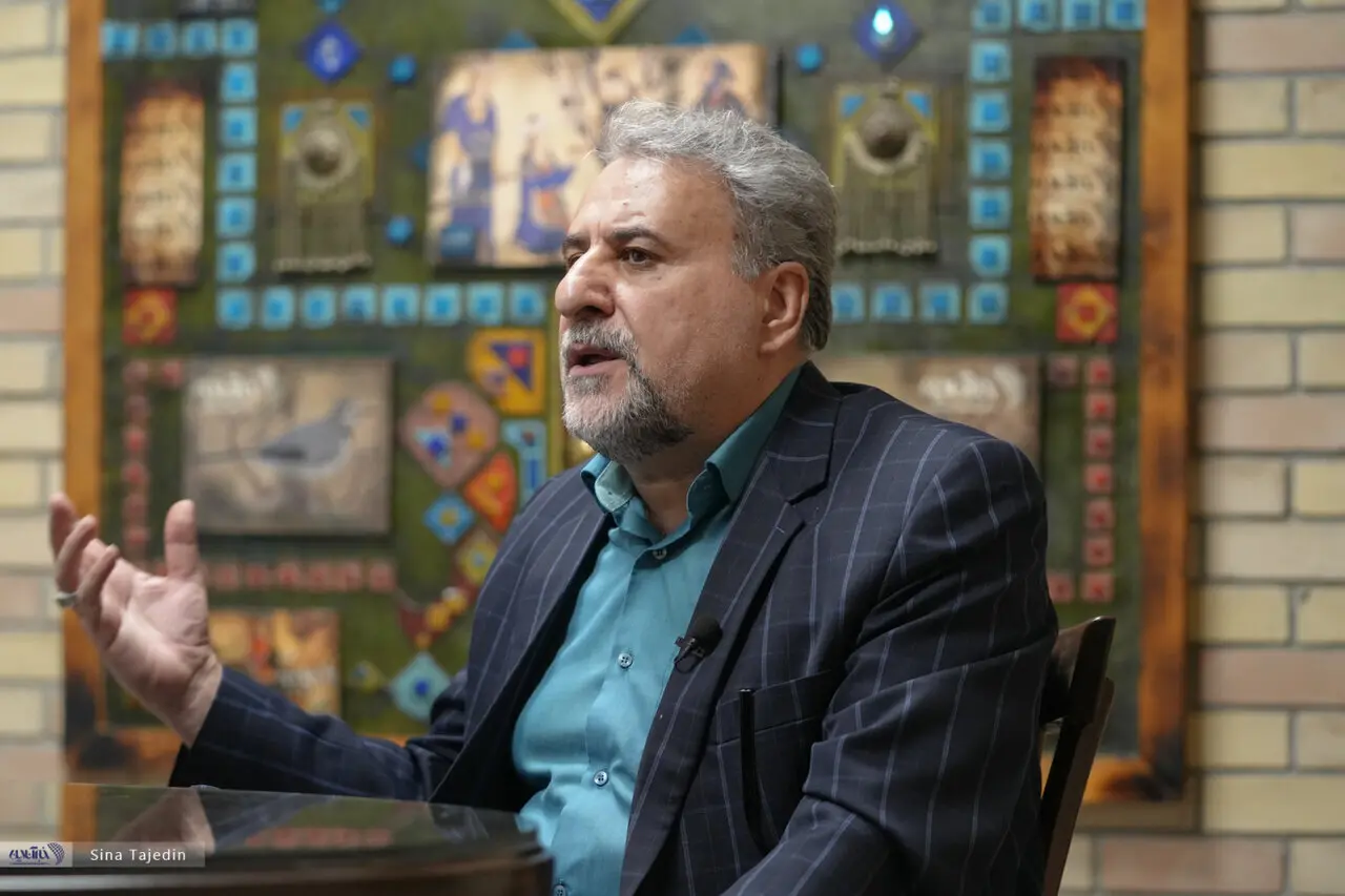 فلاحت پیشه: پزشکیان باید حتی با ترامپ مذاکره کند؛ خروج از NPT چه معنایی دارد؟