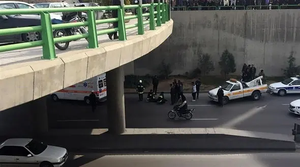 سقوط زن جوان از پل آبشناسان در بزرگراه باکری / سرنوشتش چه شد ؟!