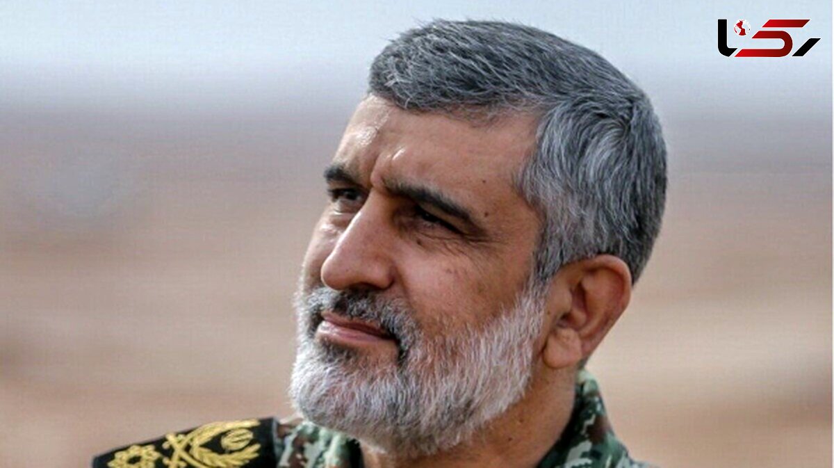 عکس /  سفر در زمان؛ چهره جوان «سردار حاجی زاده با لباس سپاه در کنار صیاد شیرازی» در جبهه؛ دهه 60