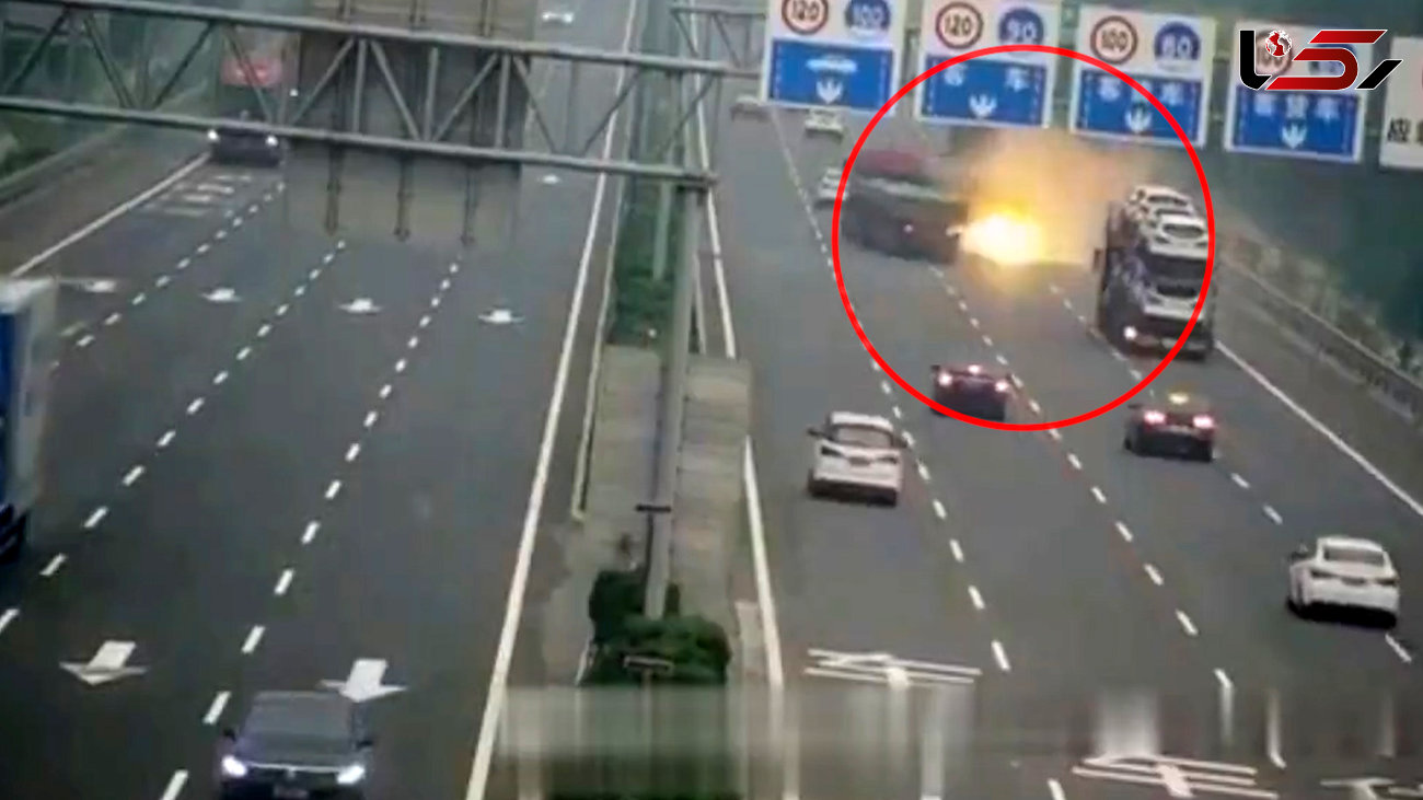 فیلم وحشت آور از انفجار هولناک کامیون وسط بزگراه / ببینید