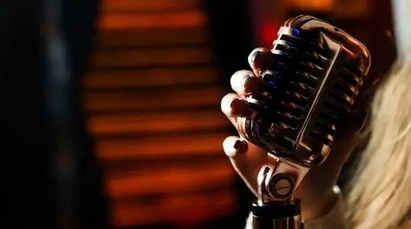 راز علاقه به داستان‌ های رنج آدم‌ های معروف