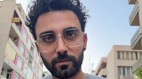 محمد صادقی دوجنسه نیست + فیلم اثباتی آقای بازیگر بعد ازادی از زندان !