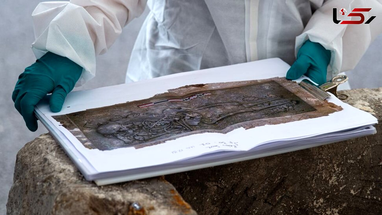 کشف گنج ۱۸۰۰ ساله کنار جسد یک زن