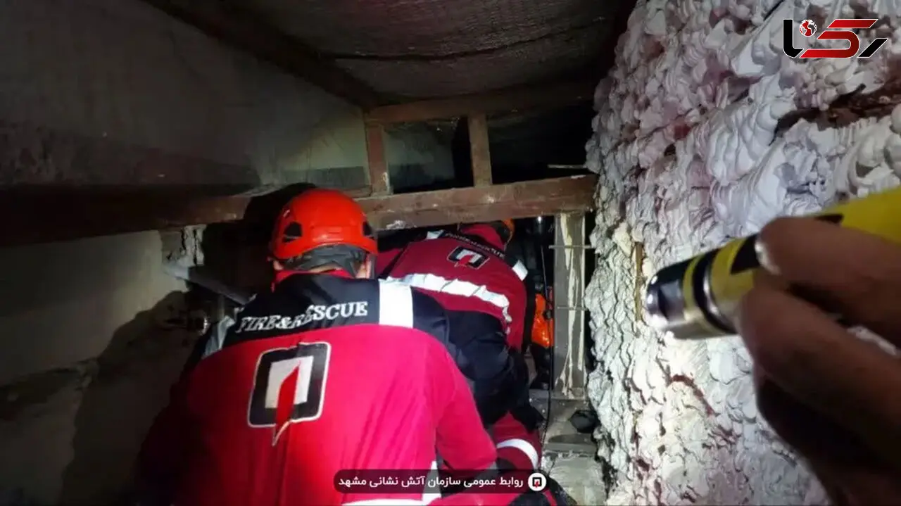 نجات کارگر نصاب کولر از سقف کاذب در مشهد