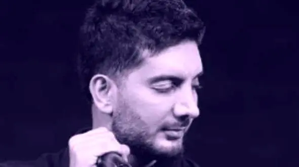 دانلود آهنگ زیبای «تنها» فرزاد فرزین / من عاشق هرکی بشم میره من خستم از این قصه گفتن ها+فیلم