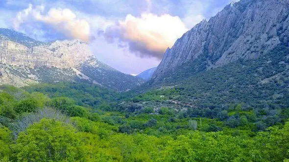 تنگه بوان واقع در نورآباد فارس 