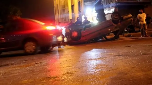 عکس های واژگونی شبانه پژو 405 در برخورد با جدول بلوار خیابان ولیعصر اصفهان !/  مرگ تلخ سرنشین همه را ماتم زده کرد