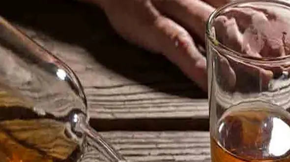 مسمومیت ۳۴ نفر و فوت ۶ نفر در استان آذربایجان ‌غربی بر اثر سوء مصرف الکل