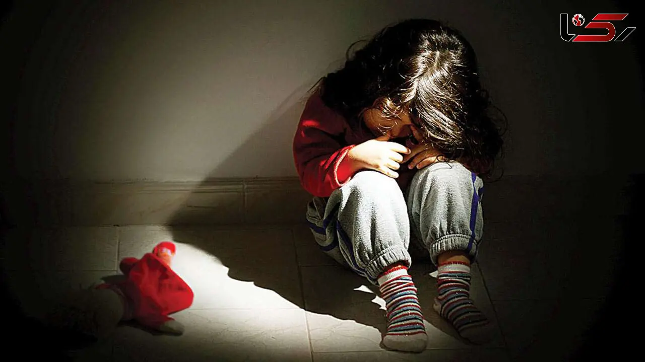 آزار شیطانی دختر 8 ساله به بهانه شکلات !