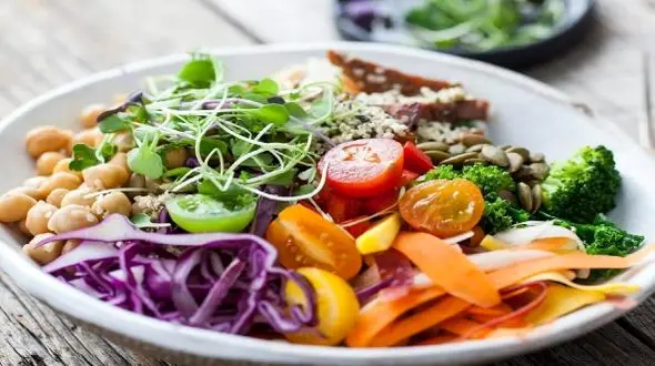 غذاهای مدیترانه‌ای: راهکارهای ساده برای زندگی سالم و شاد!