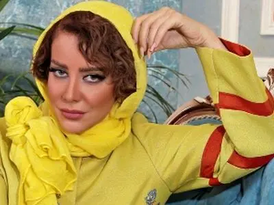 شراره رخام : شوهر آمریکاییم هم عاشقم بود هم خیلی فیلم بود برا خودش ../ گفت یا من یا ایران ... / من از اینکه بگن یا ... یا ... /  گفت جداشیم اگه اومدی پیشم ...