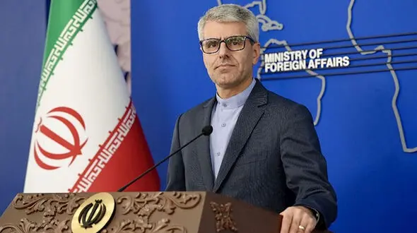 بقایی:  آمریکا نمی تواند با مردم ایران با زبان تهدید و زور صحبت کند / کشتی‌ها برای عبور از تنگه هرمز باید با ایران هماهنگ شوند