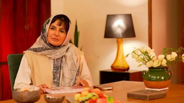  سیما تیرانداز درباره دکوراسیون خانه اش : برای خونم لوازم عتیقه‌ می‌خرم تا بعد  چند سال ضرر نکنم /  مبل هام برای  10سال پیشه !! + عکس ها از دکوراسیون گران قیمتش !