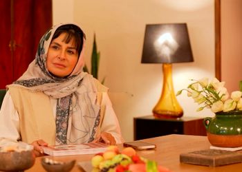  سیما تیرانداز درباره دکوراسیون خانه اش : برای خونم لوازم عتیقه‌ می‌خرم تا بعد  چند سال ضرر نکنم /  مبل هام برای  10سال پیشه !! + عکس ها از دکوراسیون گران قیمتش !