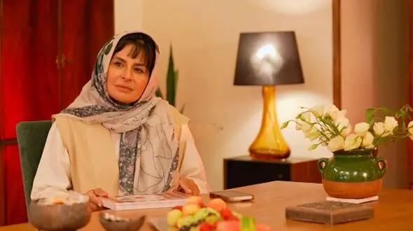  سیما تیرانداز درباره دکوراسیون خانه اش : برای خونم لوازم عتیقه‌ می‌خرم تا بعد  چند سال ضرر نکنم /  مبل هام برای  10سال پیشه !! + عکس ها از دکوراسیون گران قیمتش !