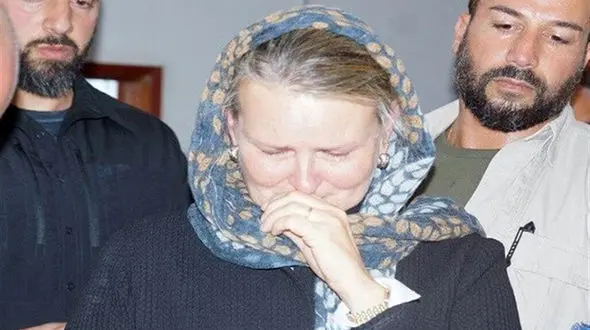 گریه خانم نماینده سازمان ملل برای دانش آموزان یمنی
