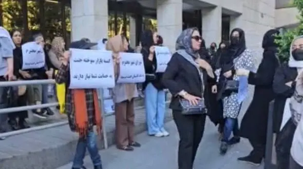 اعتراض کسبه بازار جنت به تأخیر پروژه وعده انتقال