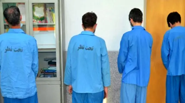 بازداشت 4 جوان چاقو به دست که از اصفهانی ها زورگیری می کردند / پلیس فاش کرد