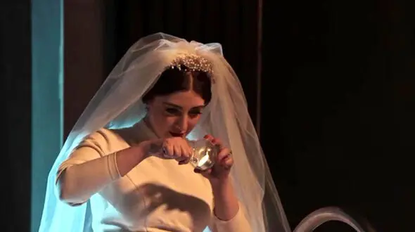سلفی تازه منتشر شده از الیکا ناصری، عروس سریال گردن‌زنی