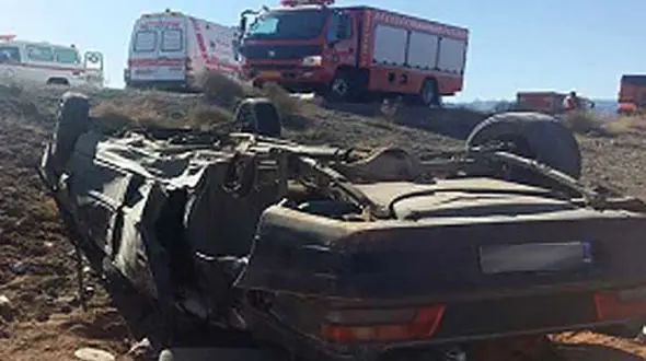  3 کشته بر اثر واژگونی پژو روآ در یزد +عکس 