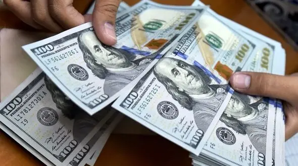 سقوط دلار به پایین ترین سطح دو ساله