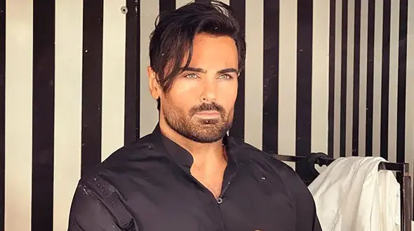 فیلم آواز باشکوه سهراب پاکزاد ! / آهنگ دختر چشم ابرو مشکی خوند در بهترین کنسرت عمرش !