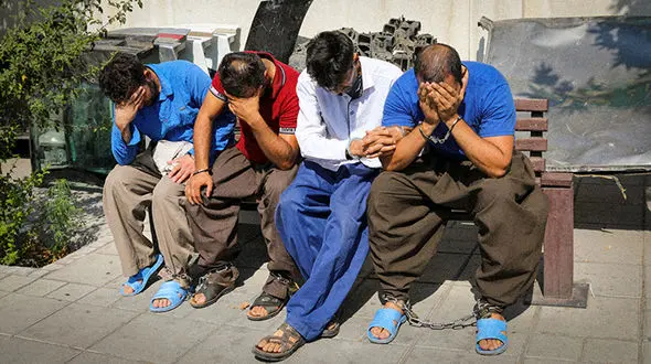 گفتگو با دزد حرفه ای ماشین در تهران /  فیلم کامل از چگونگی سرقت و اعتراف سعید زانتیا + تصویر