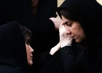 نگاهی به حضور بازیگران در مراسم ختم پدر ستاره اسکندری، با حضور چهره های سرشناس و بازیگران / از شبنم قلی خانی و رضا داوودنژاد تا مهدی سلطانی و علی وجی