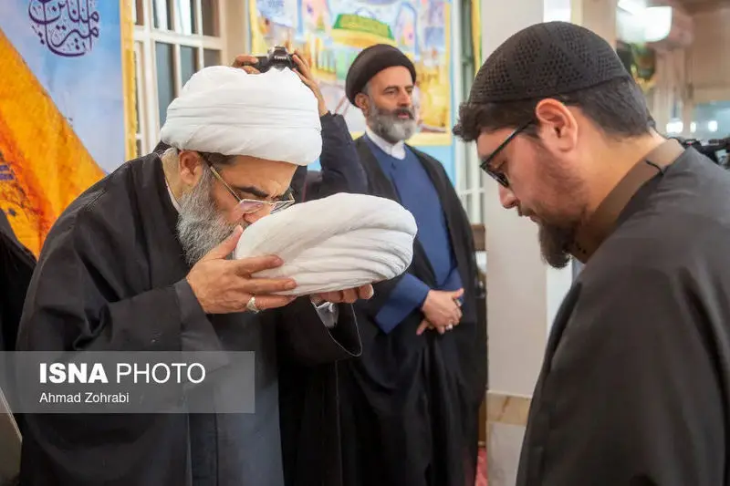 مراسم عمامه گذاری طلاب در قم