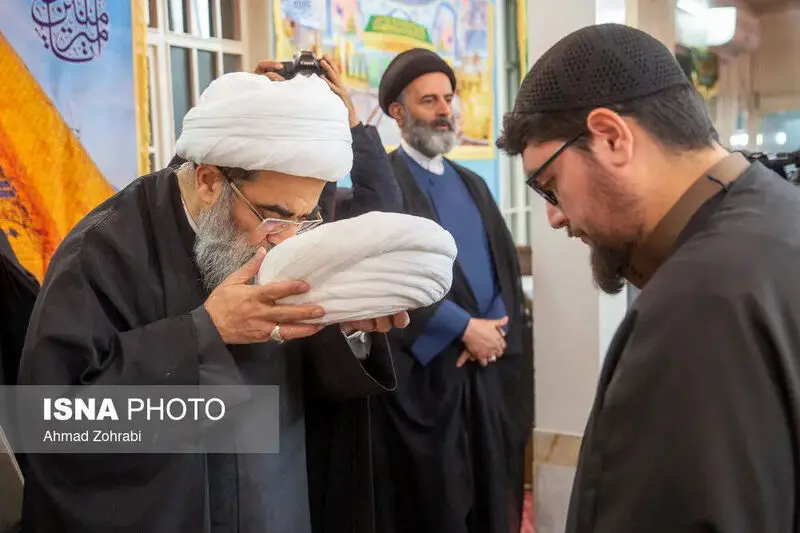 مراسم عمامه گذاری طلاب در قم