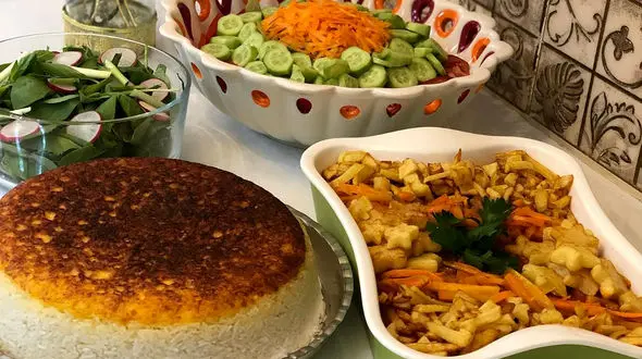 ناهار امروزمون خورشت بیج بیج 