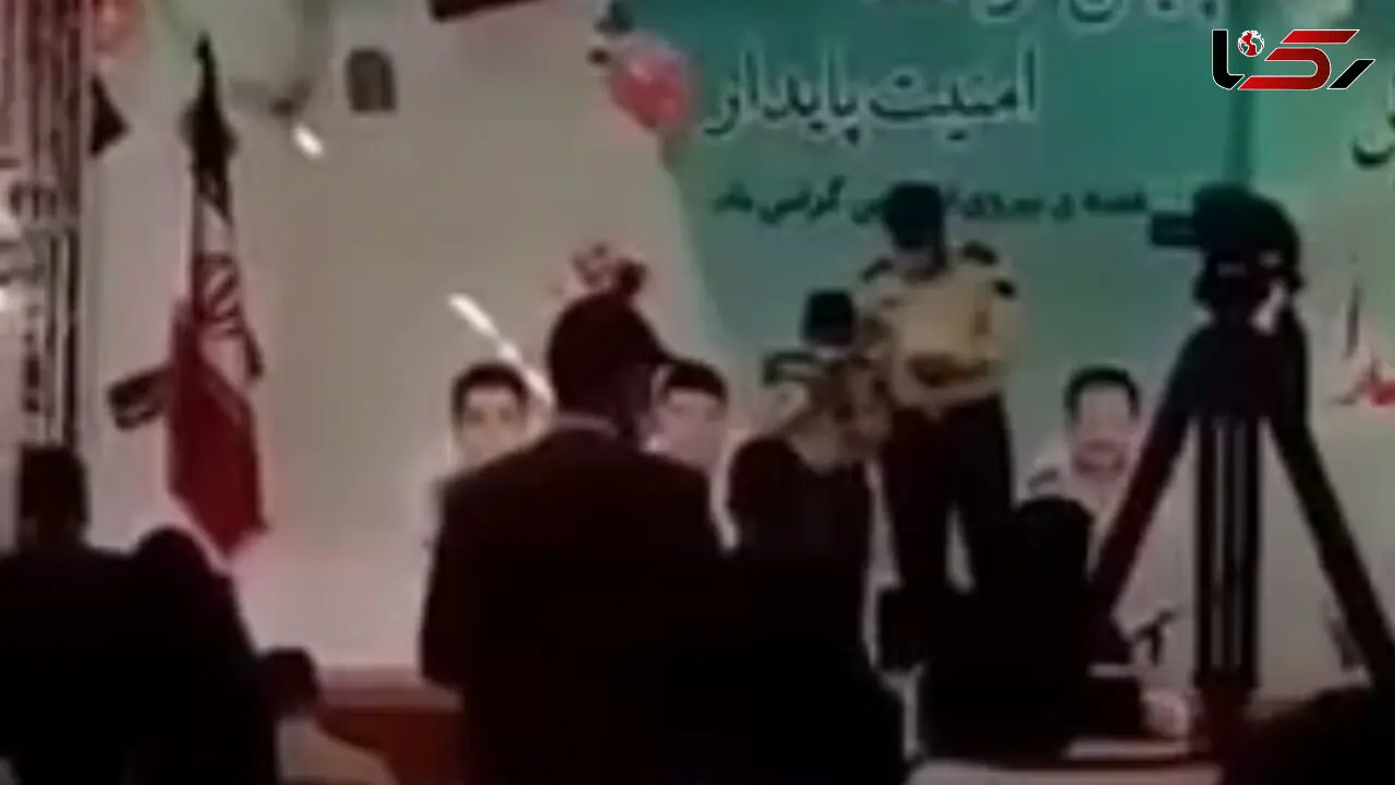 پسر پلیس شهید اشک همه را درآورد / پدرم در هفتمین روز قولش شهید شد و موبایلش به من رسید ! + فیلم
