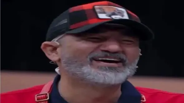 فیلم سکانس خندان/ غفوریان علت تفاوت سایزی تخم مرغ ها رو میگه همه پخش زمینن از خندان!